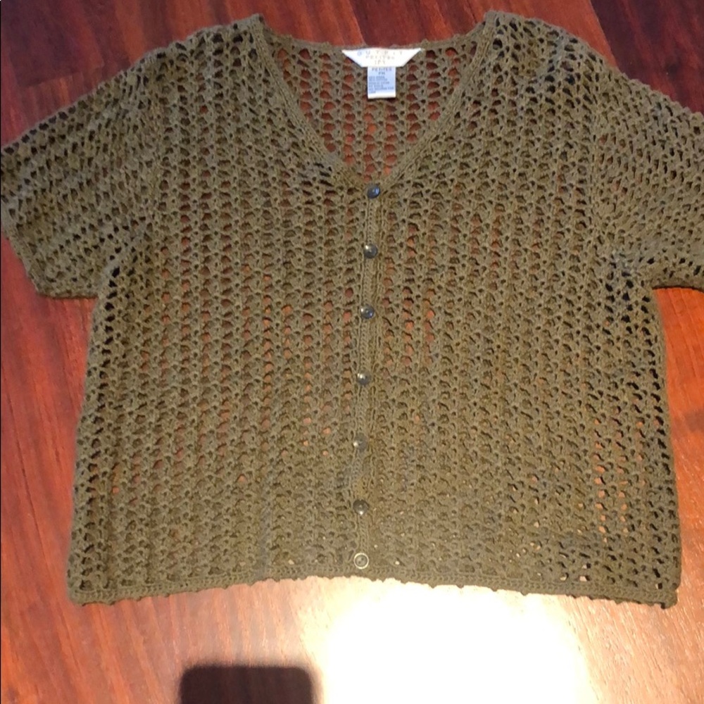 Short sleeve sweater